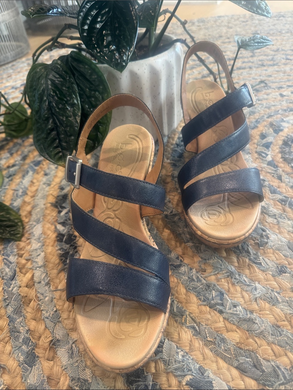 b.o.c. Navy Leather Strappy Slingback Sandals Mule Size 9 Summer